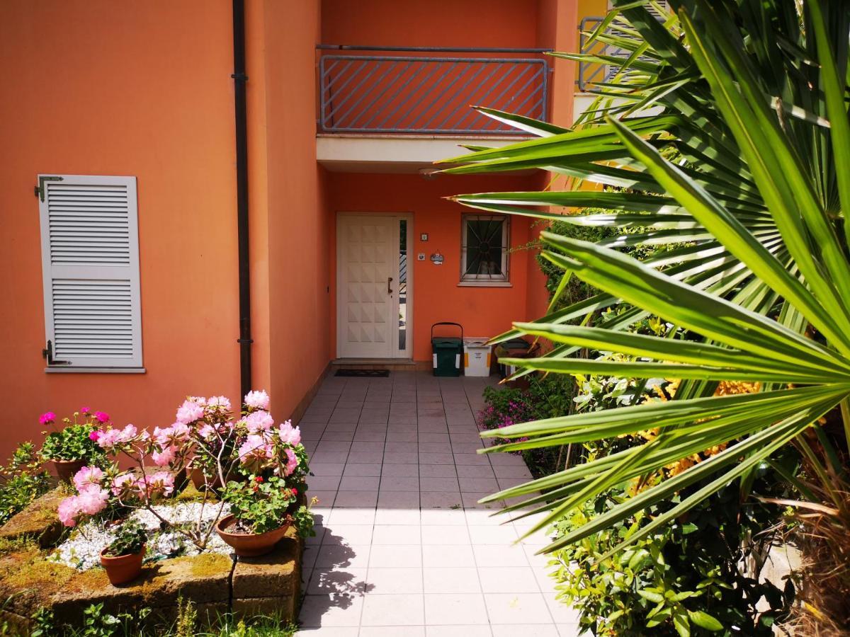 נומאנה A Due Passi Dal Mare B&B מראה חיצוני תמונה