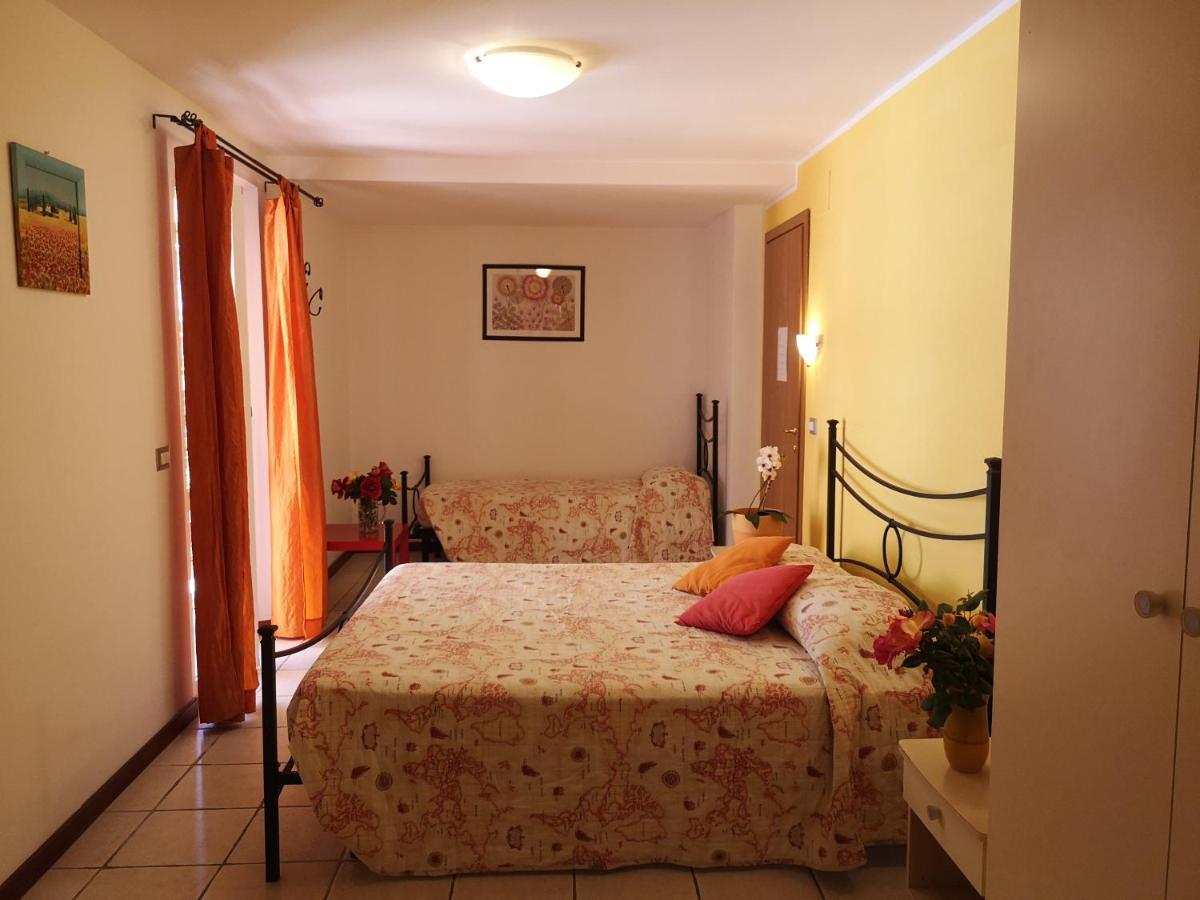 נומאנה A Due Passi Dal Mare B&B מראה חיצוני תמונה