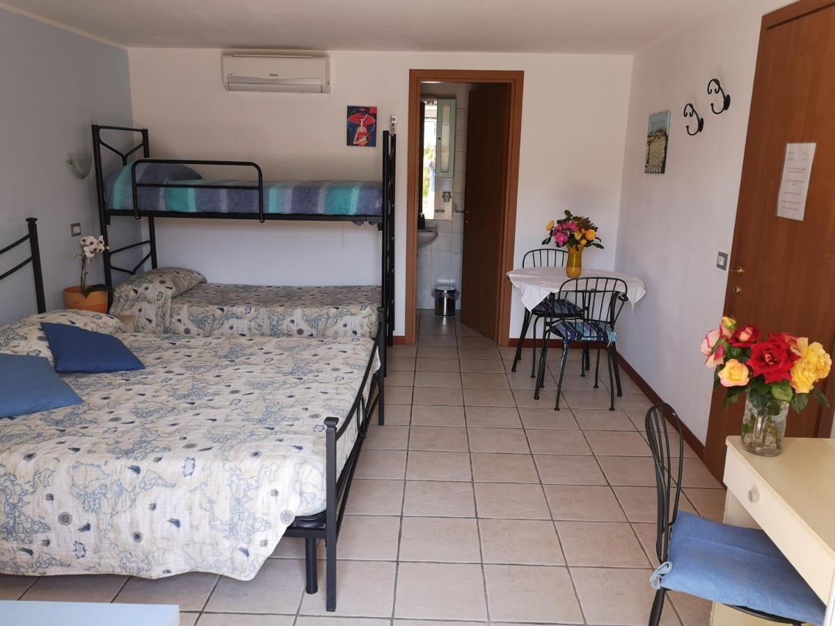 נומאנה A Due Passi Dal Mare B&B מראה חיצוני תמונה
