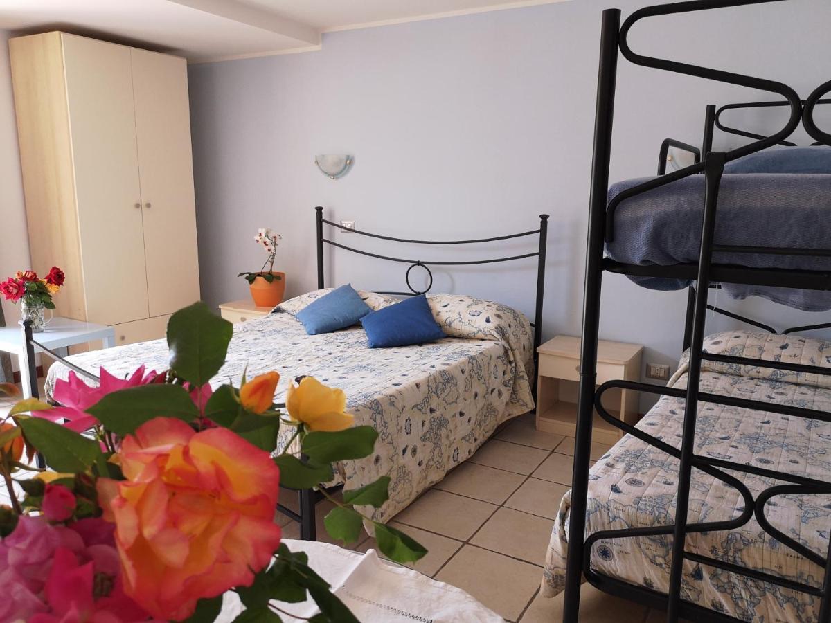 נומאנה A Due Passi Dal Mare B&B מראה חיצוני תמונה