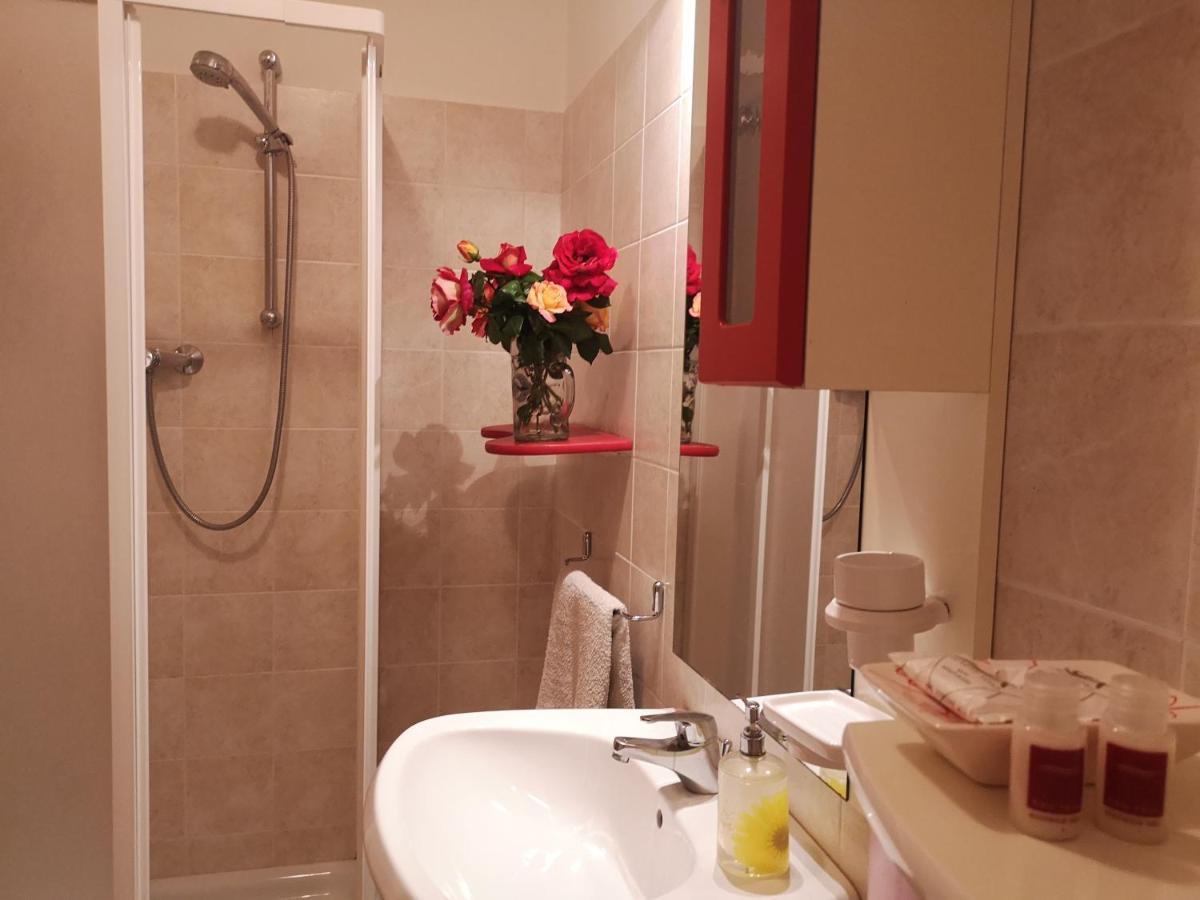 נומאנה A Due Passi Dal Mare B&B מראה חיצוני תמונה